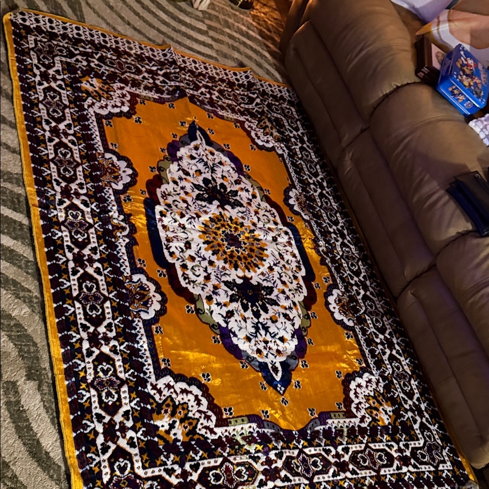 Elegant Gold and Black Area Rug